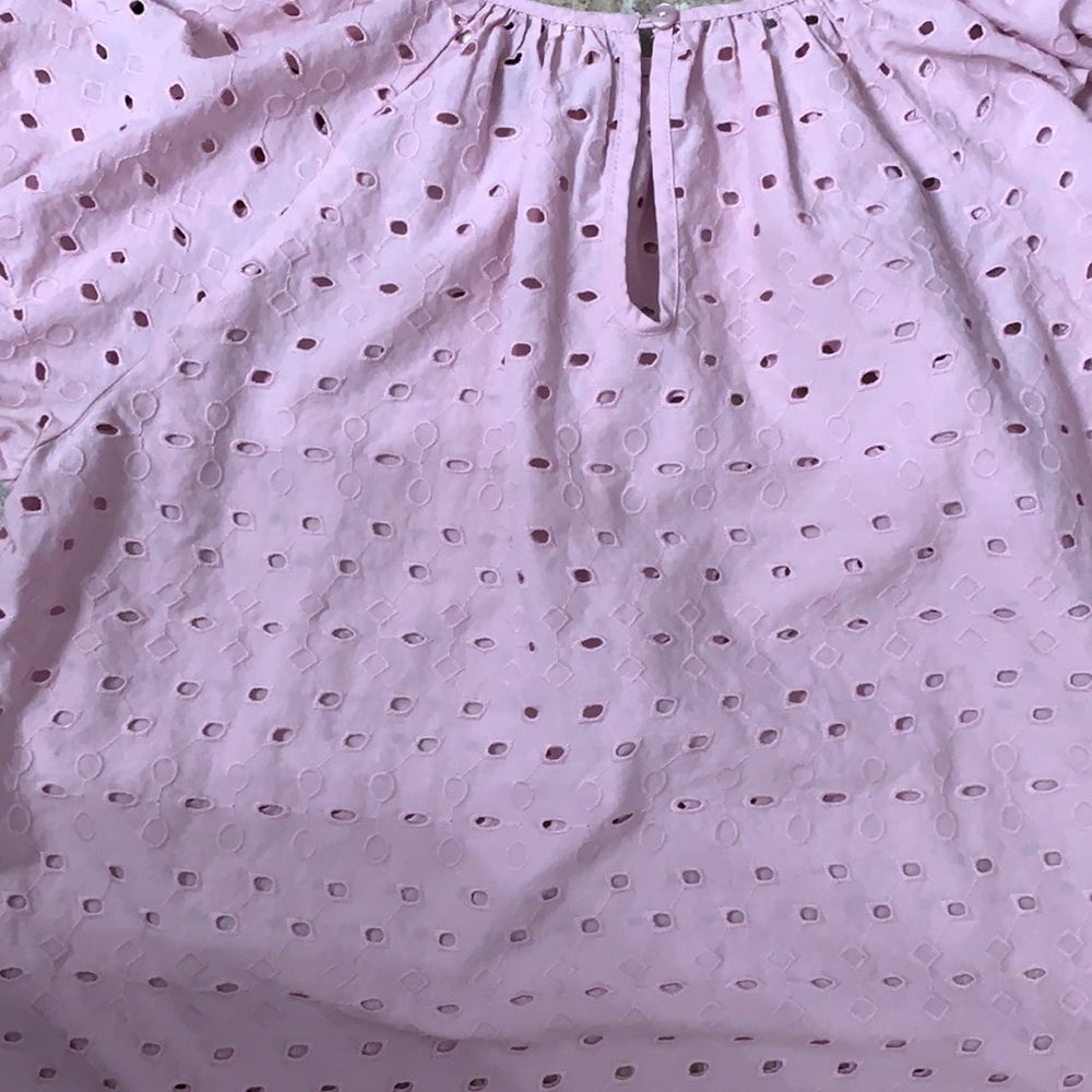 Universal Thread Eyelet Top - Picture 12 of 12